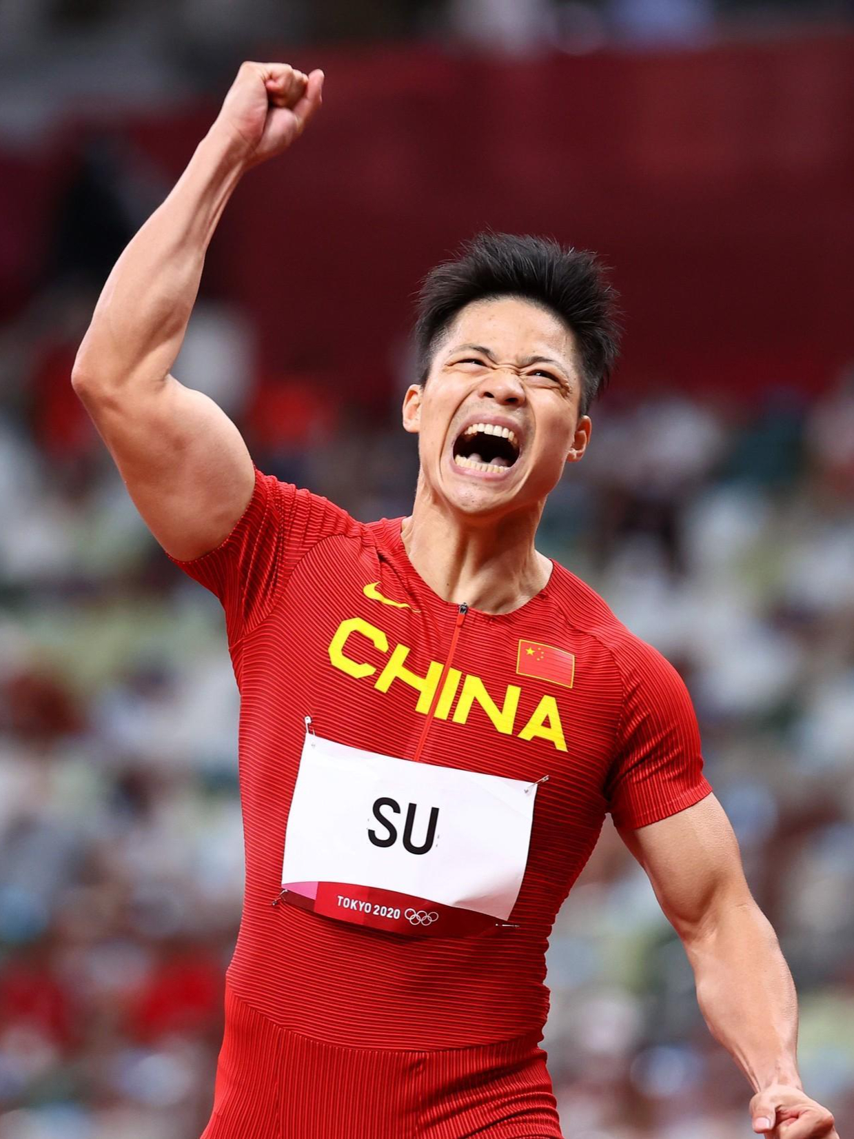 苏炳添关键时刻救险，羽毛球队力保胜局拿下系列赛
